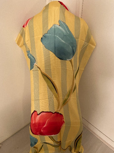 Handcrafted Silk Scarf. Yellow, turqois and red with tulip patterns. 456 Size: +- 195x80 cm.